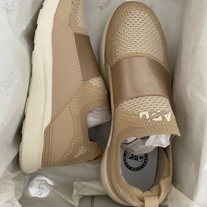 APL TechLoom Bliss in Irish Cream